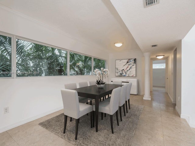 4 of 36 - 4000 Alhambra Cir, Coral Gables, FL
