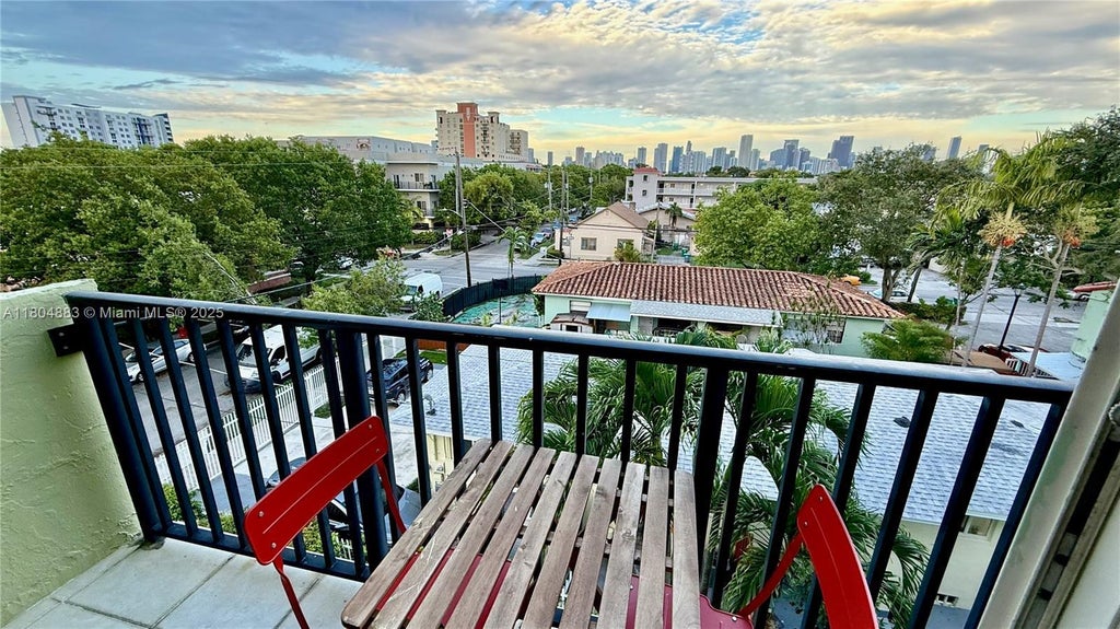 1530 Sw 2nd St 401, Miami