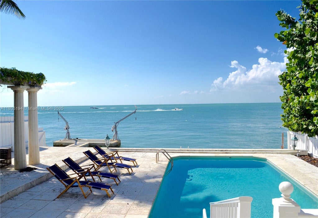 710 S Mashta Dr, Key Biscayne