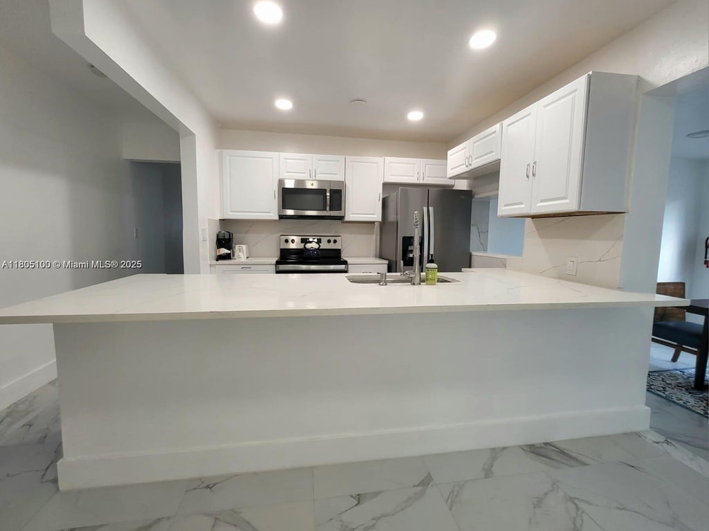 900 Sw 31st, Fort Lauderdale