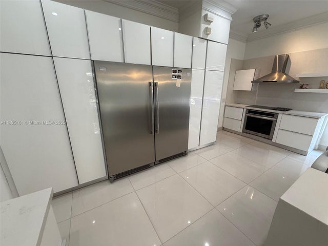 5 of 19 - 4943 Sw 35th Ter, Hollywood, FL