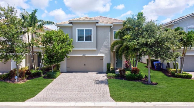 1 of 29 - 4729 Greenway Dr, Hollywood, FL