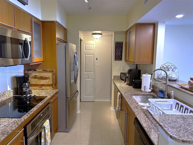 4 of 39 - 2080 S Ocean Drive 1606, Hallandale Beach, FL
