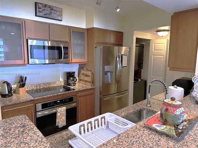 5 of 39 - 2080 S Ocean Drive 1606, Hallandale Beach, FL