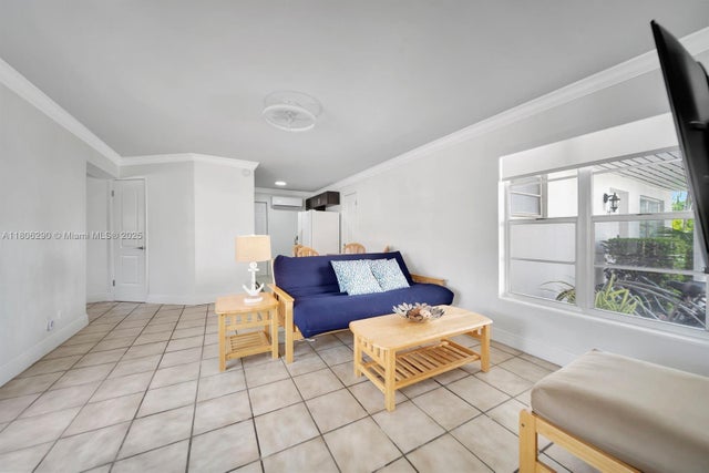 4 of 14 - 2724 Ne 14th St 1, Fort Lauderdale, FL