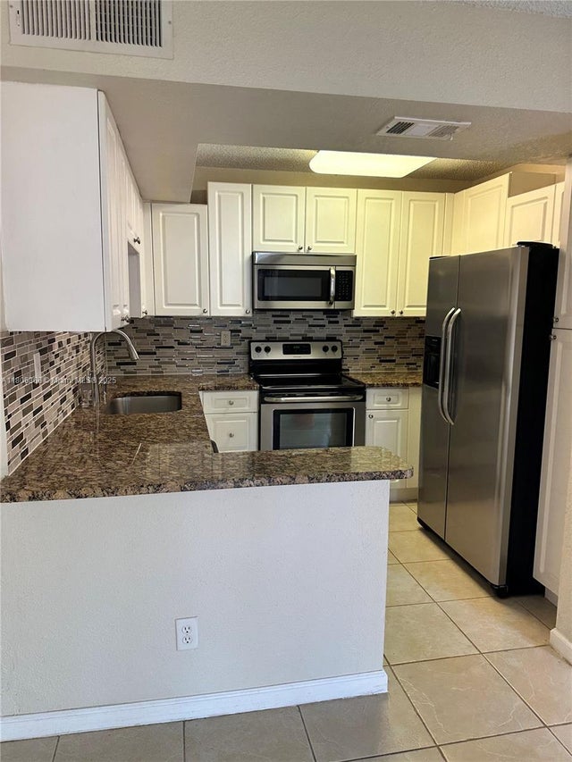 5 of 7 - 8254 Severn Dr B, Boca Raton, FL
