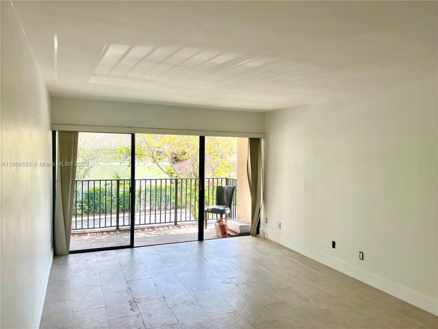 4 of 29 - 5841 Washington St 61, Hollywood, FL