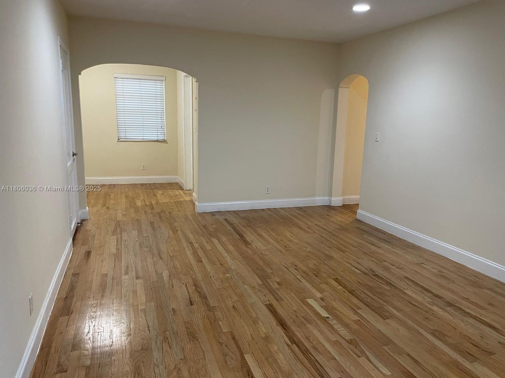 815 W 40 Street 4, Miami Beach