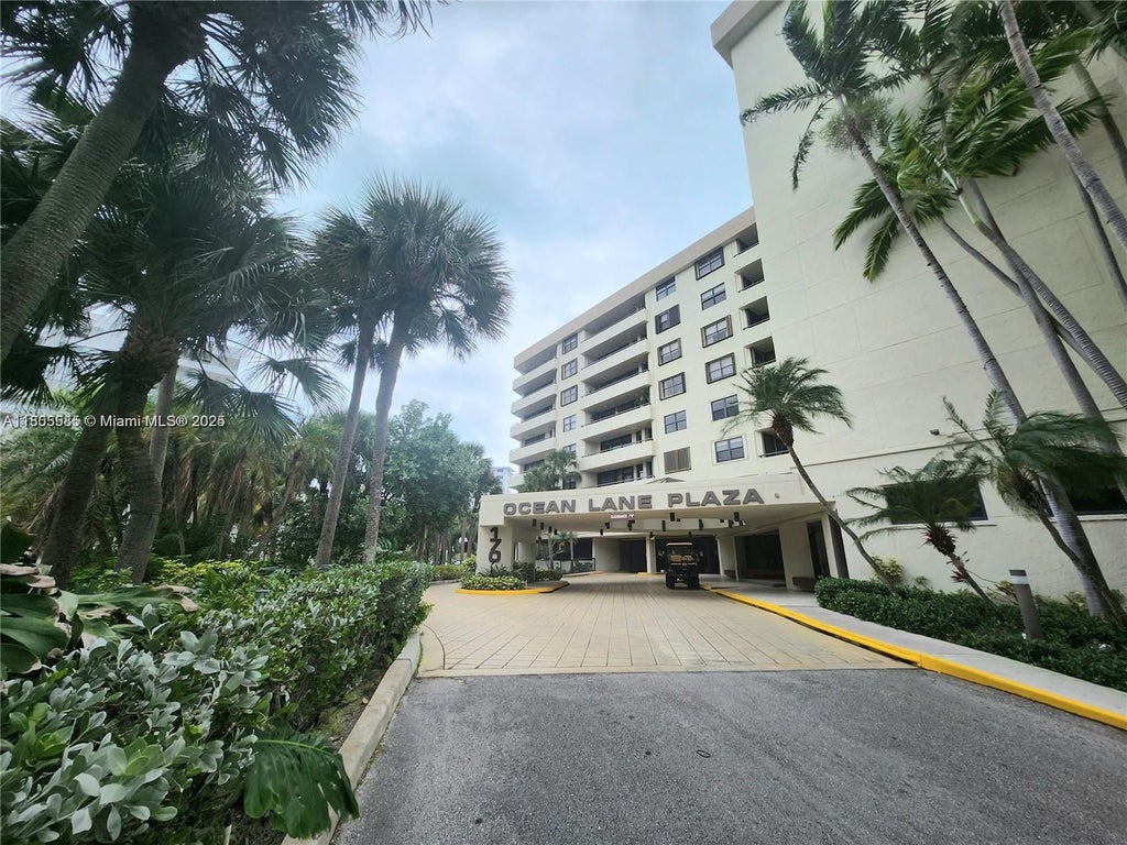 170 Ocean Lane Dr 906, Key Biscayne