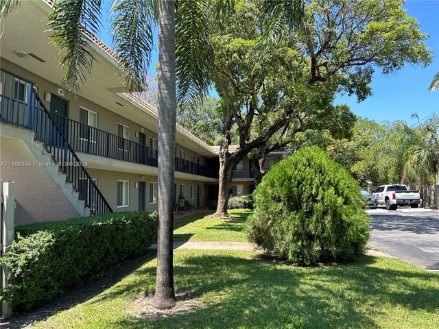 1 of 15 - 1111 Sw 4th Street 6, Fort Lauderdale, FL