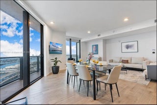 Photo of Listing #A11801651