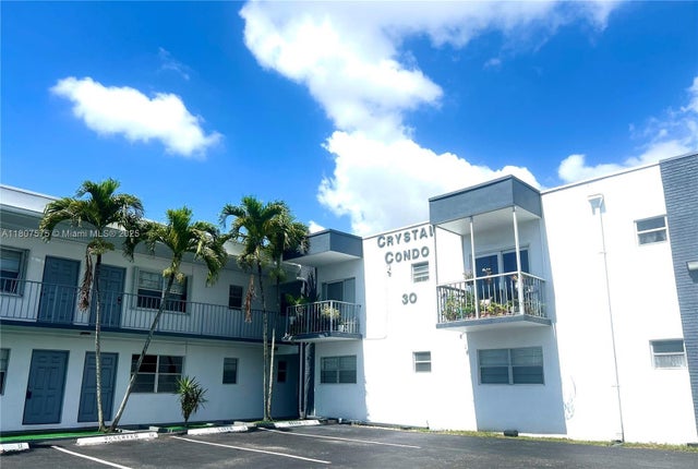 1 of 8 - 30 Se 4th Ave 210, Hallandale Beach, FL