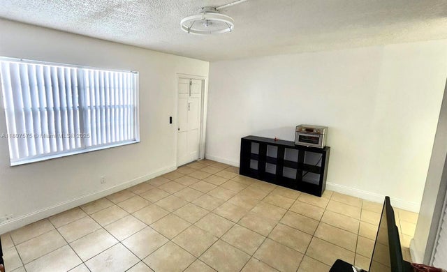 2 of 8 - 30 Se 4th Ave 210, Hallandale Beach, FL