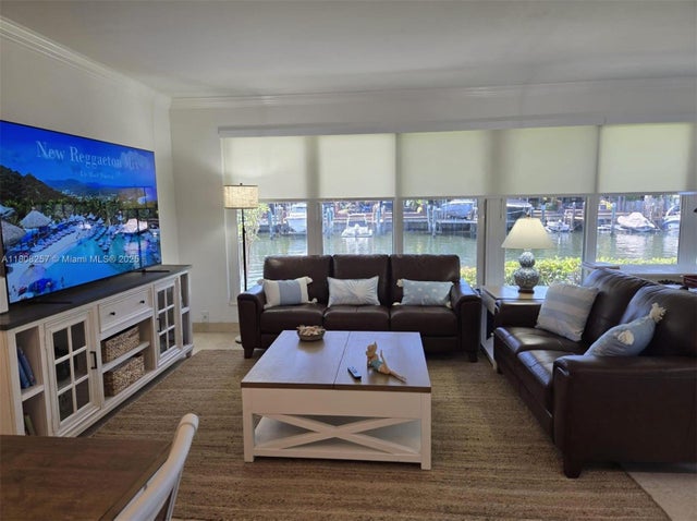 4 of 19 - 180 Isle Of Venice Dr 100, Fort Lauderdale, FL