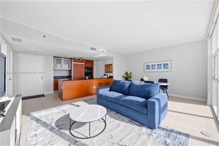 Photo of Listing #A11808383