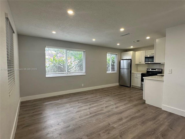 3 of 18 - 5911 Ne 18th Ave 1, Fort Lauderdale, FL