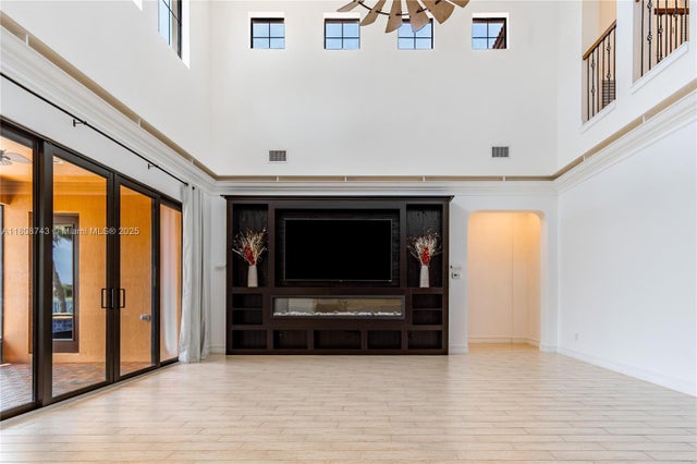 4 of 23 - 8680 W Watercrest Cir W, Parkland, FL