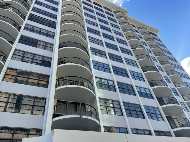 3 of 22 - 66 Valencia Ave Ph1c, Coral Gables, FL