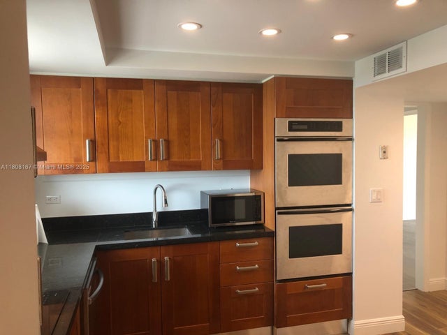 5 of 22 - 66 Valencia Ave Ph1c, Coral Gables, FL