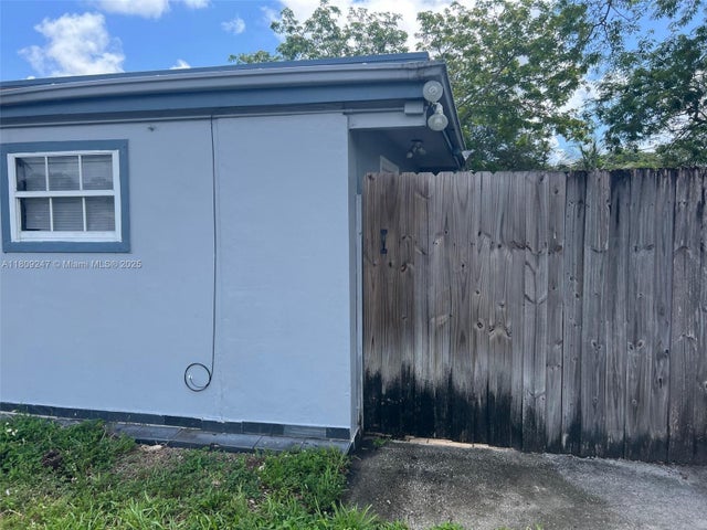 2 of 8 - 2446 Liberty St 2, Hollywood, FL