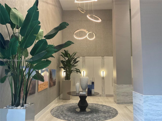 4 of 18 - 2301 S Ocean Dr 2207, Hollywood, FL
