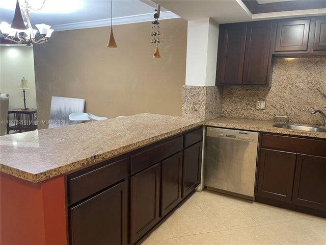 3 of 12 - 3900 N Hills Dr 107, Hollywood, FL