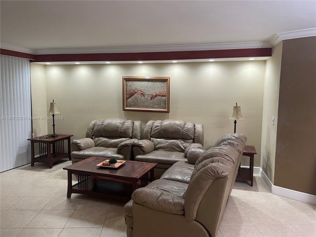 5 of 12 - 3900 N Hills Dr 107, Hollywood, FL