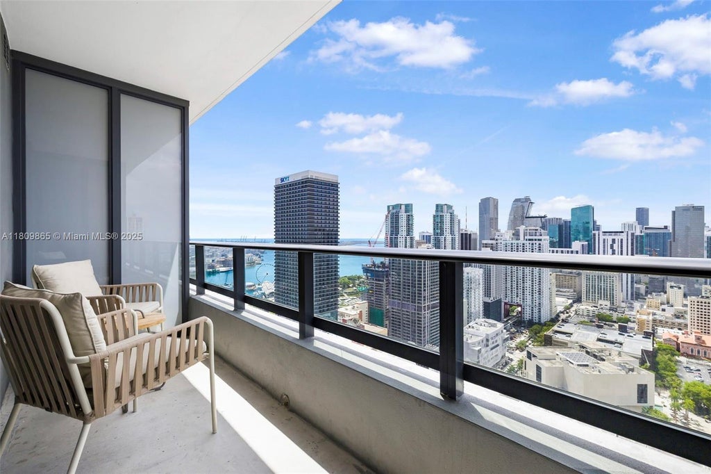 159 Ne 6th St 3610, Miami