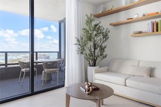 Photo of Listing #A11810136