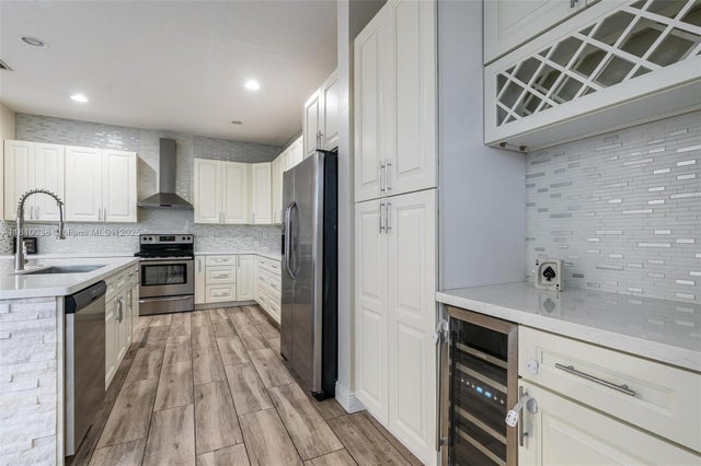 2 of 33 - 2561 Nw 123rd Ter, Coral Springs, FL