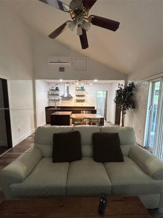 Photo of Listing #A11808367