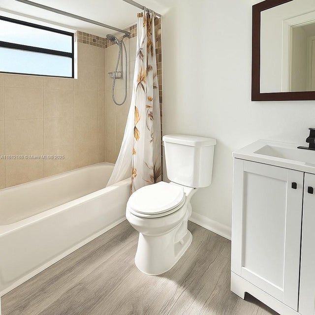 4 of 8 - 417 Nw 2nd Ave 2, Hallandale Beach, FL