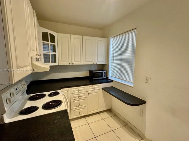 3 of 20 - 2380 Diana Dr 02, Hallandale Beach, FL