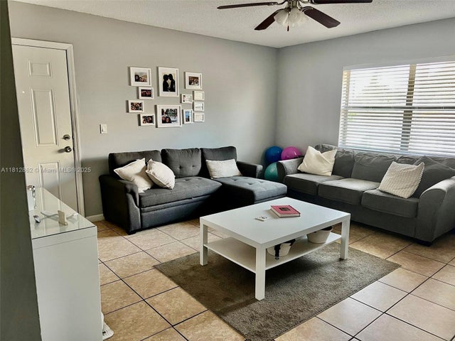 1 of 11 - 2521 Pierce St 6, Hollywood, FL