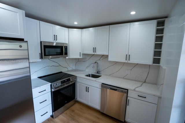 4 of 20 - 136 S Cypress Rd 314, Pompano Beach, FL