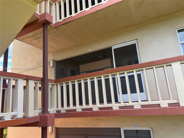 4 of 12 - 5300 Washington St C211, Hollywood, FL