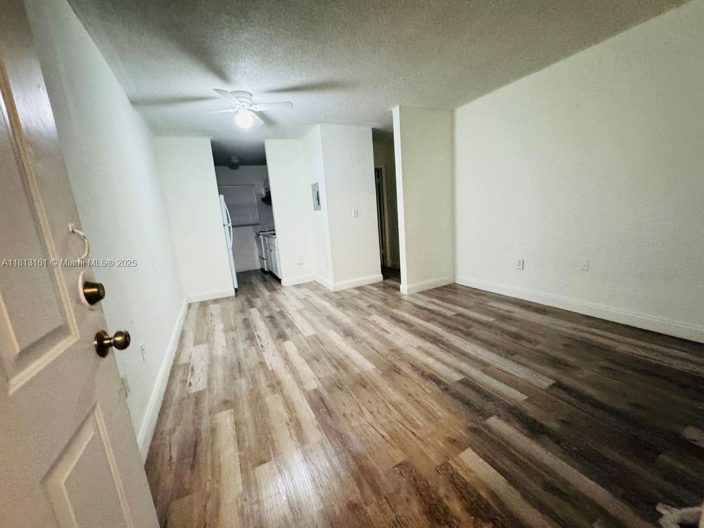 932 Nw 5th St 4, Miami