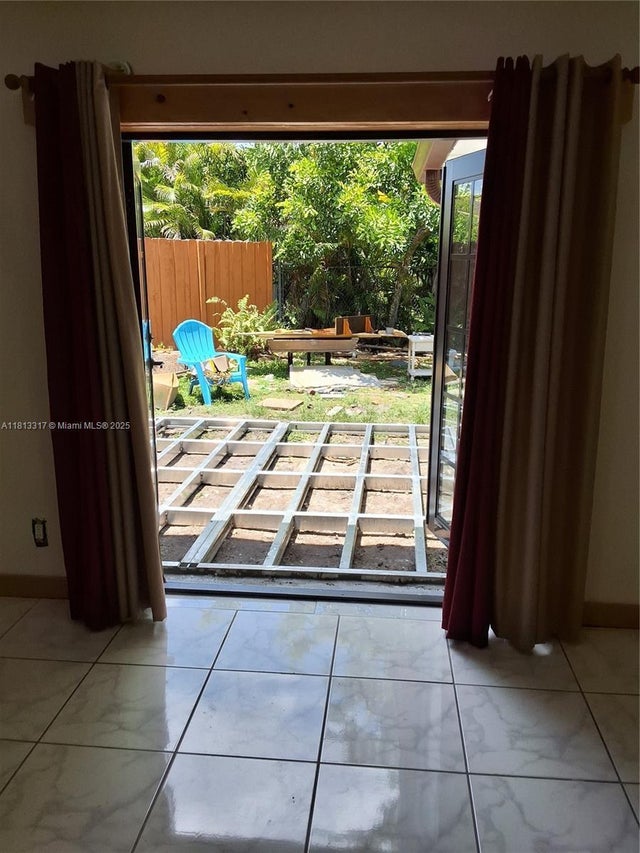3 of 10 - 8575 Nw 26th Dr, Coral Springs, FL