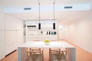 Photo of Listing #A11813640