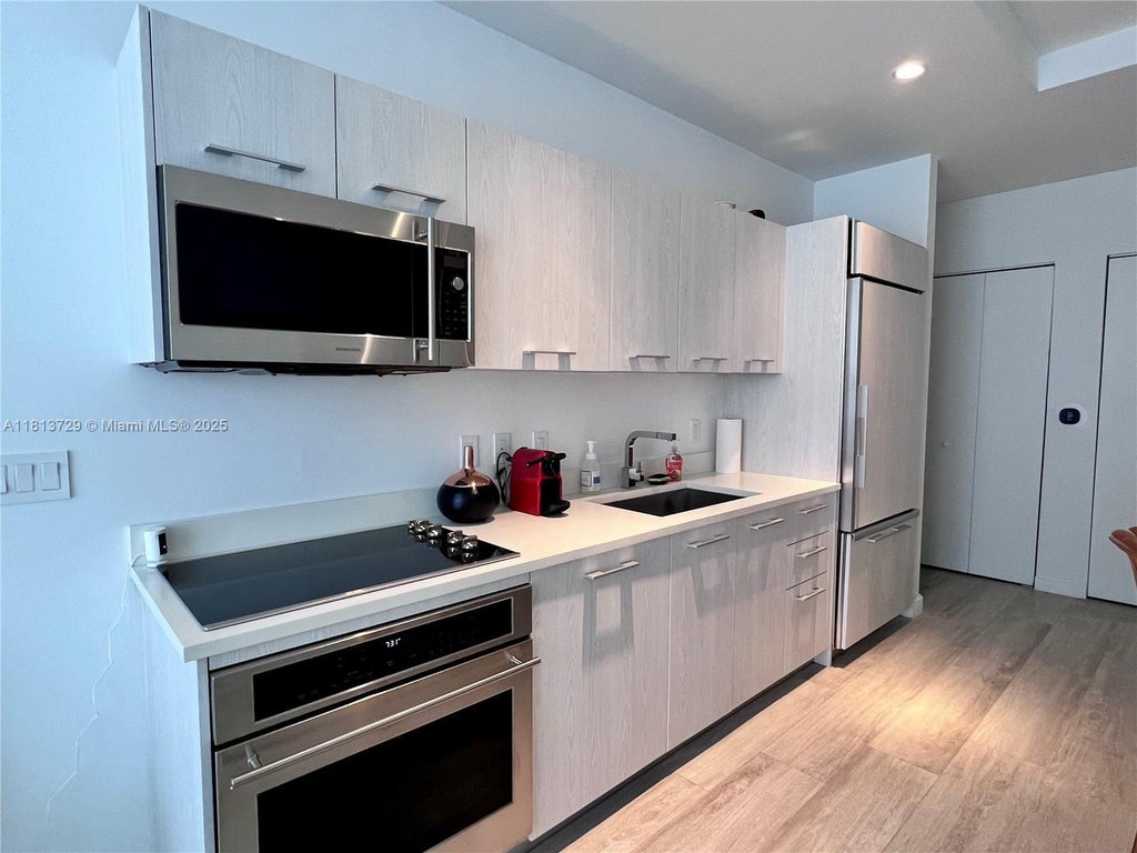 55 Sw 9th St 4109, Miami