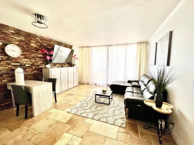 3 of 10 - 3505 S Ocean Dr 619, Hollywood, FL