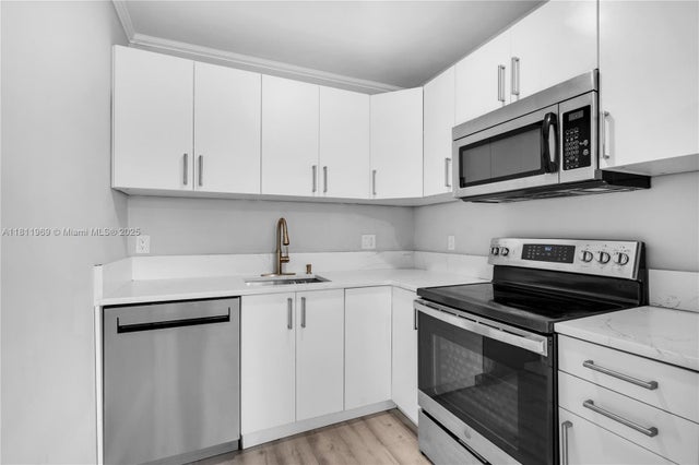 5 of 30 - 4500 Ne 18th Ave, Pompano Beach, FL