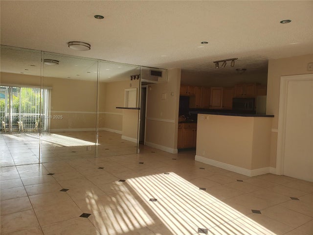 1 of 22 - 1450 Atlantic Shores Blvd 118, Hallandale Beach, FL