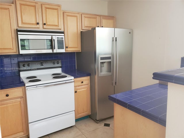 3 of 22 - 1450 Atlantic Shores Blvd 118, Hallandale Beach, FL
