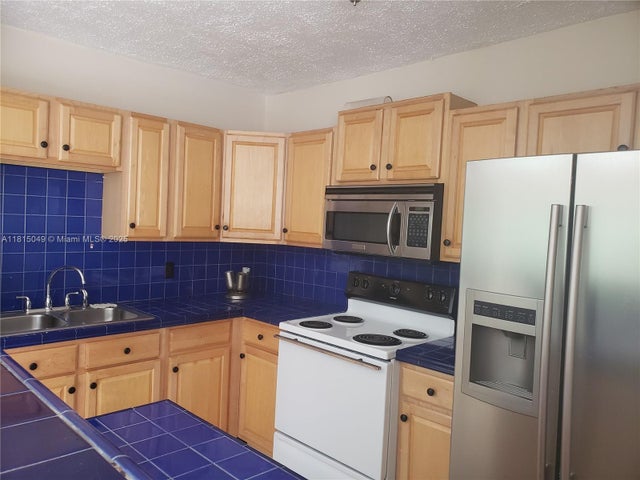 4 of 22 - 1450 Atlantic Shores Blvd 118, Hallandale Beach, FL
