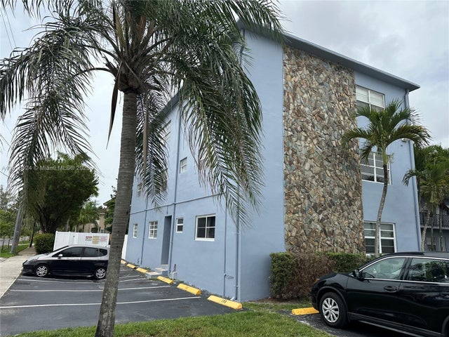 3 of 11 - 110 Se 2nd St 101, Hallandale Beach, FL