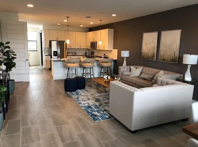 2 of 13 - 1405 N Dixie Hwy 4, Fort Lauderdale, FL
