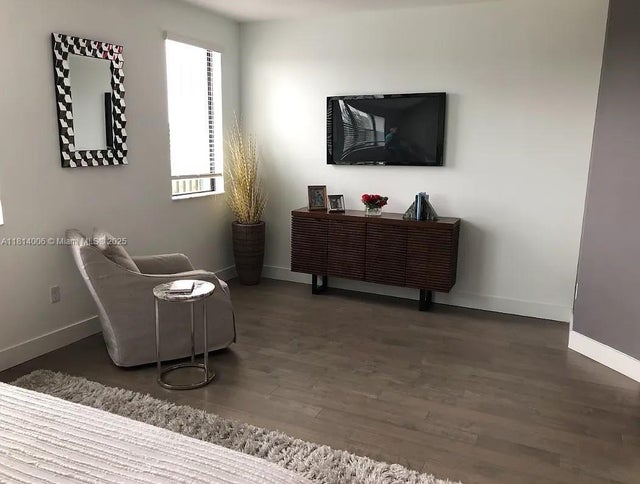 3 of 13 - 1405 N Dixie Hwy 4, Fort Lauderdale, FL