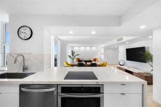 Photo of Listing #A11815624