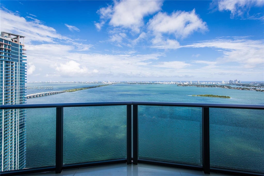 460 Ne 28th St 4203, Miami